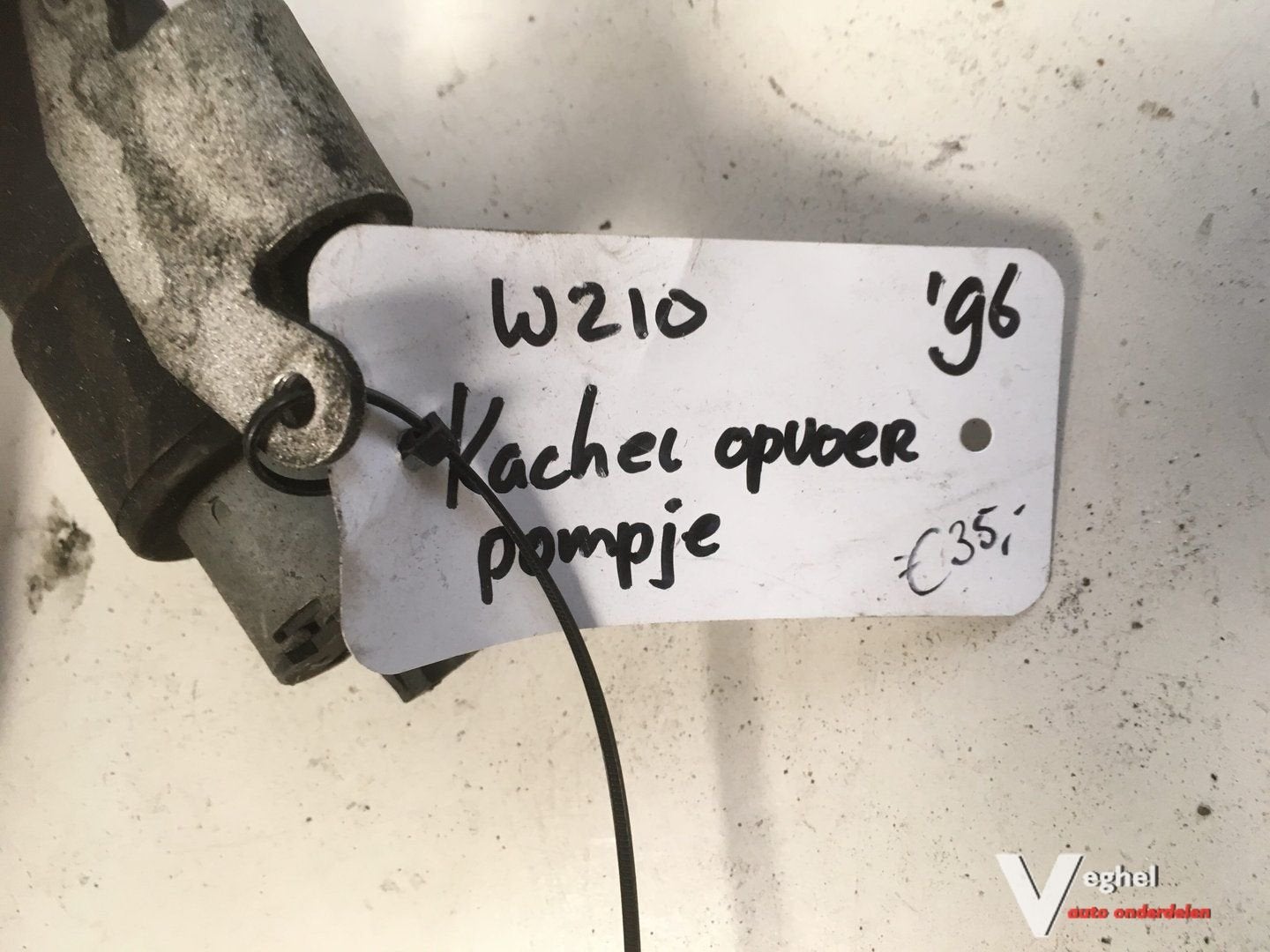 Mercedes w210 1996 Kachelopvoerpompje, Gebruikt, -, -, Ophalen of Verzenden