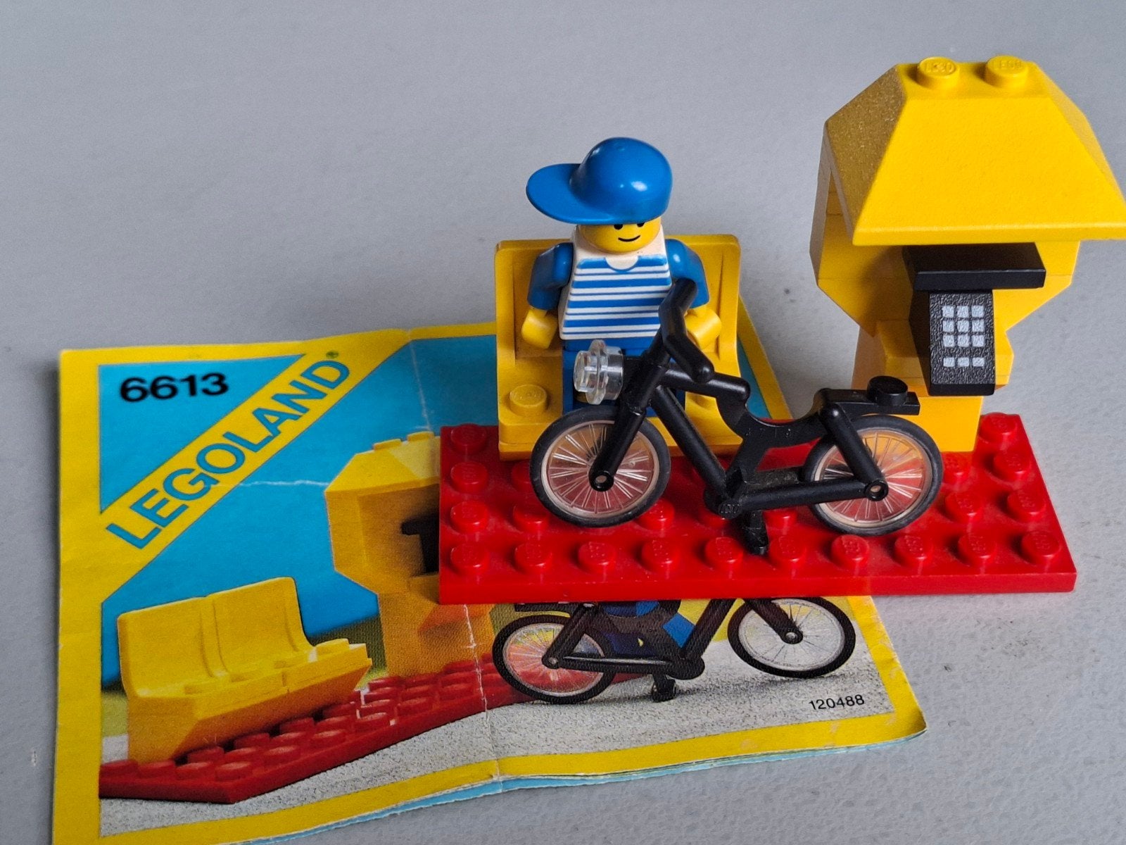 Lego Legoland 6613: Fietser en Telefooncel, Compleet, Gebruikt, Lego, Ophalen of Verzenden
