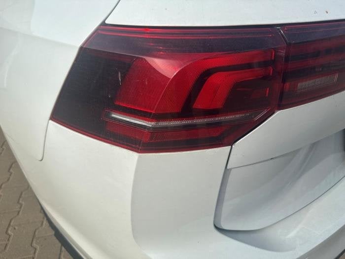 Achterlicht links van een Volkswagen Golf, Gebruikt, -, Volkswagen, -