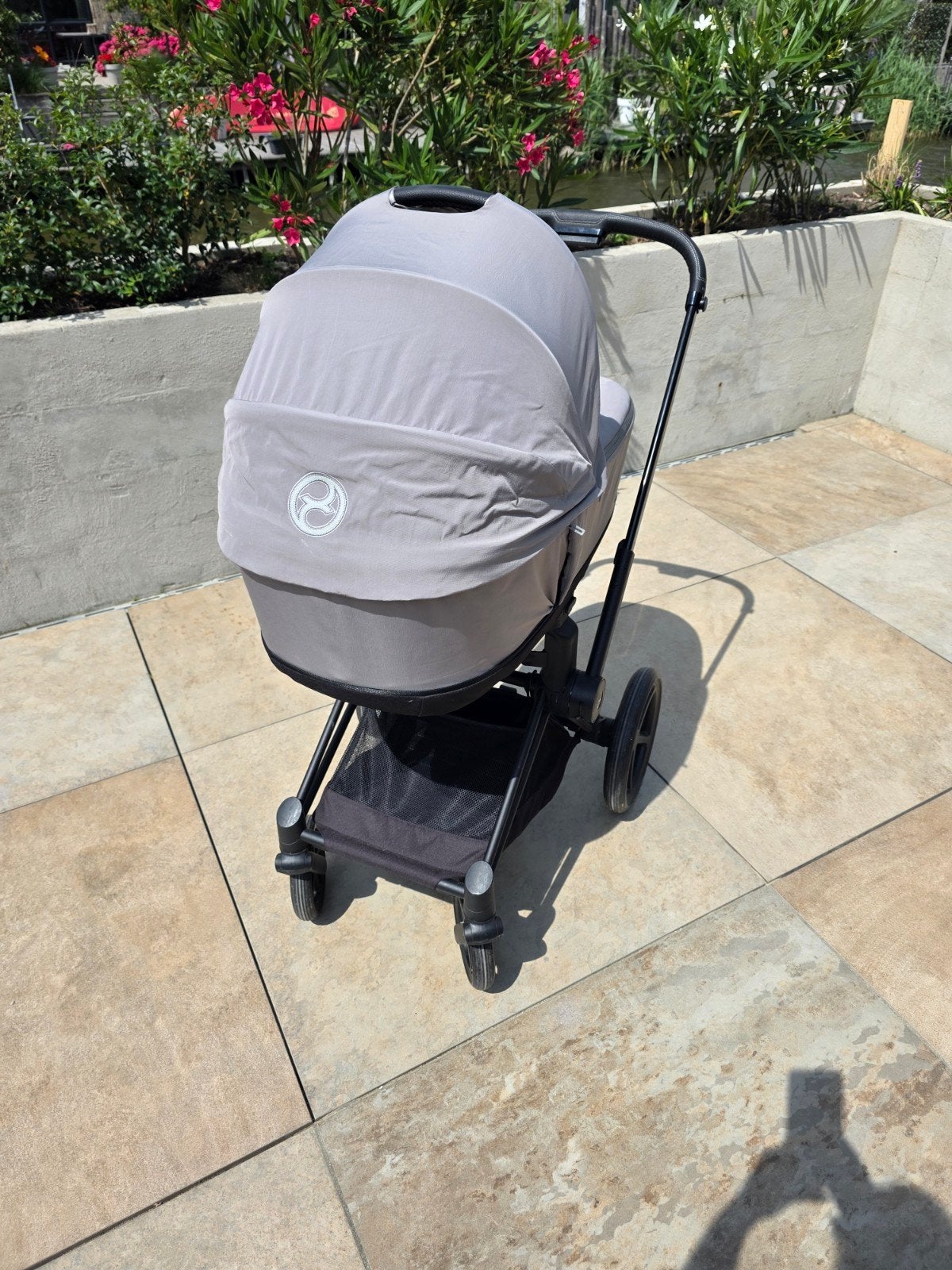 Cybex Priam Platinum kinderwagen - Cloud Grey, Kinderen en Baby's, Kinderwagens en Combinaties, Zo goed als nieuw, Verstelbare duwstang