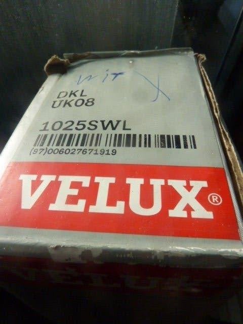 Nieuwe Velux verduisteringsgordijnen / UK08 witte omlijsting, Ophalen of Verzenden, Nieuw, Blauw, Verduisterend