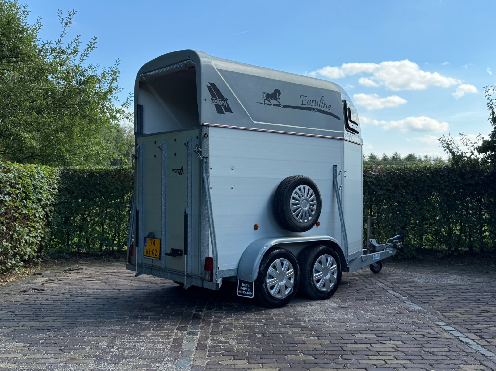 Zeer mooie 1.5 paards henra vol aluminium, Dieren en Toebehoren, Ophalen, Aluminium, Zo goed als nieuw, Info@ttpaardentrailers.nl