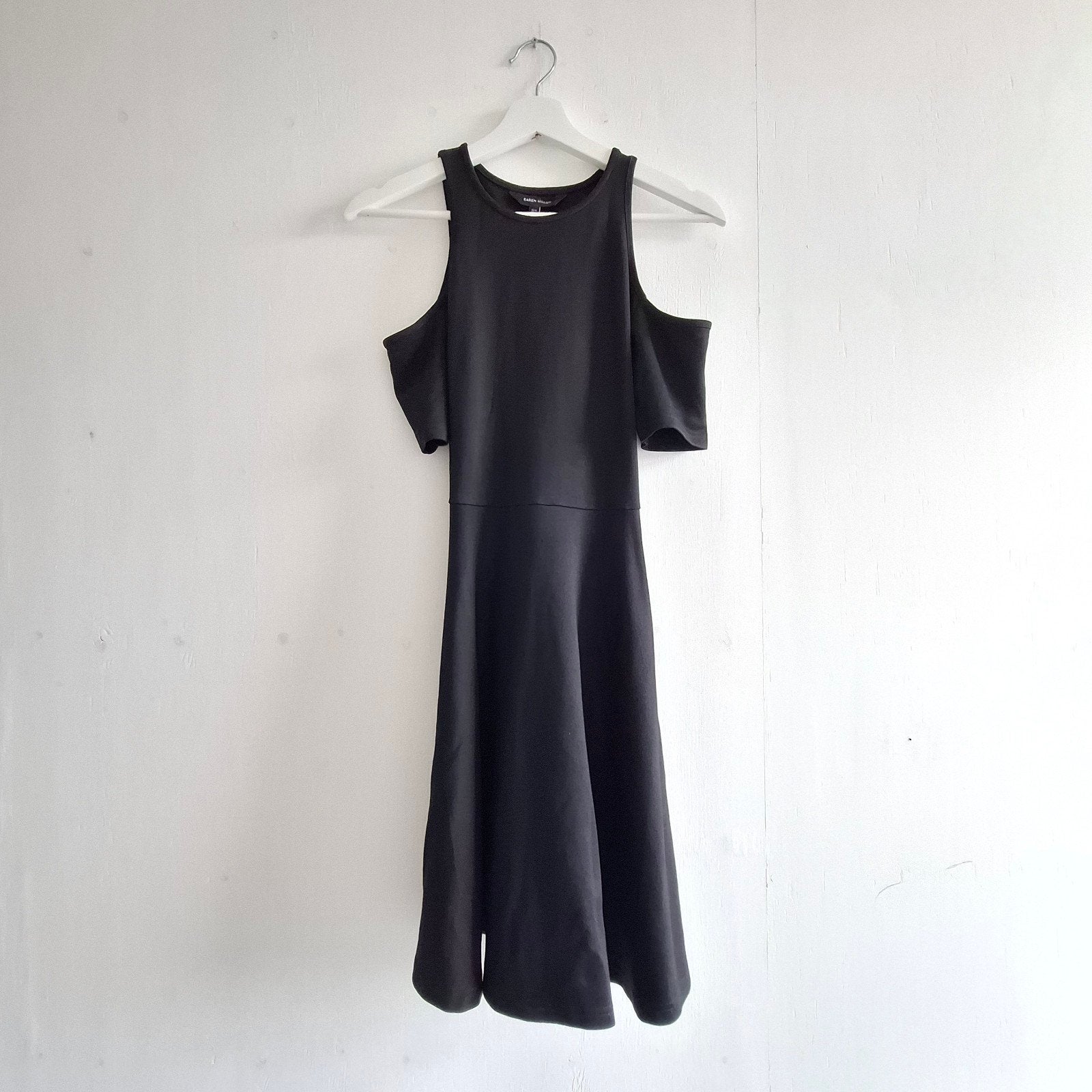Karen Millen M/38 cold shoulder lbd, Maat 38/40 (M), Karen Millen, Verzenden, Zwart