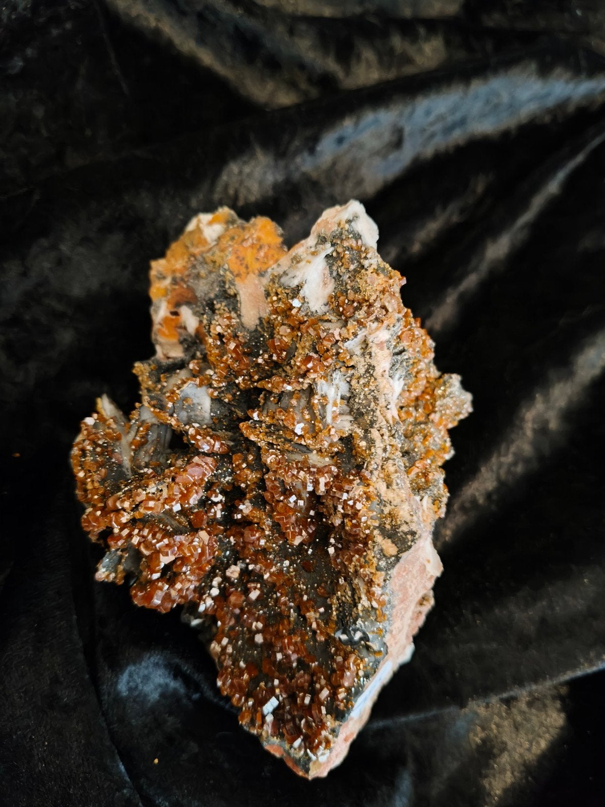 Prachtig Bariet met Vanadiniet Mineraal - 710 gram, Verzamelen, Ophalen of Verzenden, Mineraal