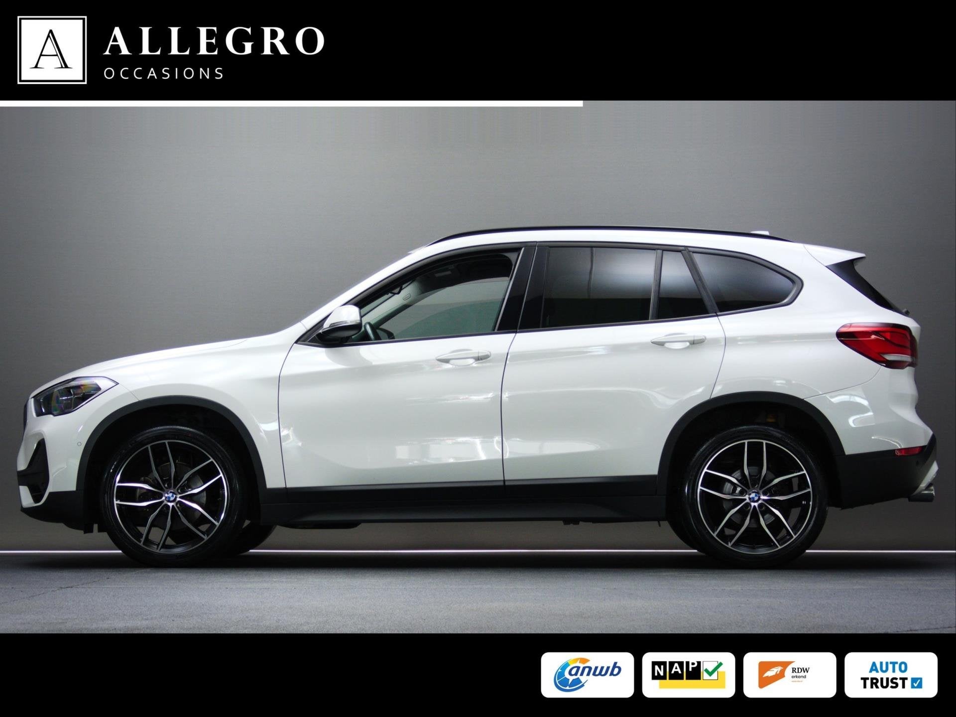 BMW X1 SDrive 18i High Executive Edition (HEAD-UP DISPLAY, T, Dealer onderhouden, Gebruikt, Wit, 19 km/l