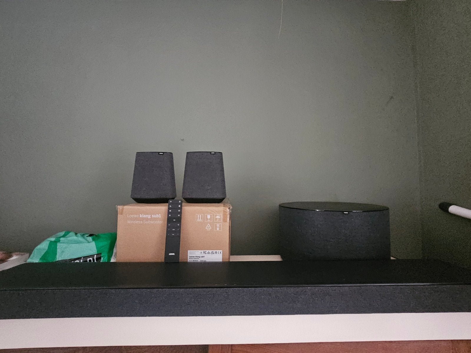 Loewe Klang Soundbar, Subwoofer en 2x Loewe Klang mr1, Losse componenten, Zo goed als nieuw, Speakers, Ophalen