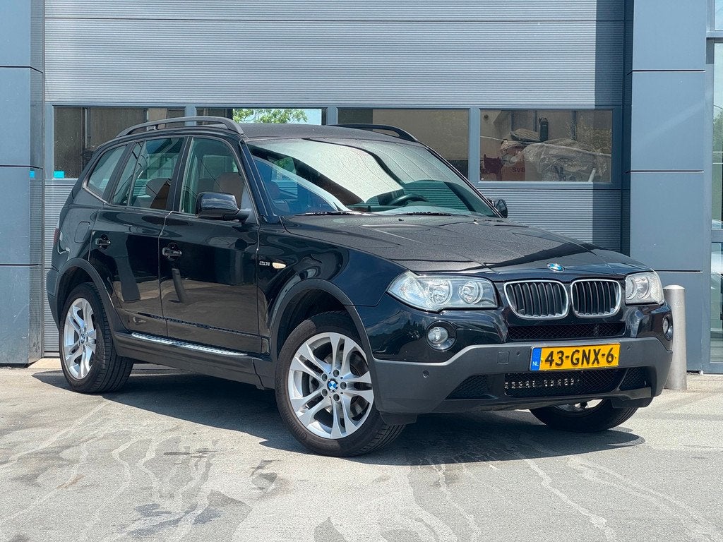 BMW X3 2.0i Introduction Leer|Sensoren|6-bak, Auto's, BMW, 4 cilinders, 150 pk, Zwart, Handgeschakeld
