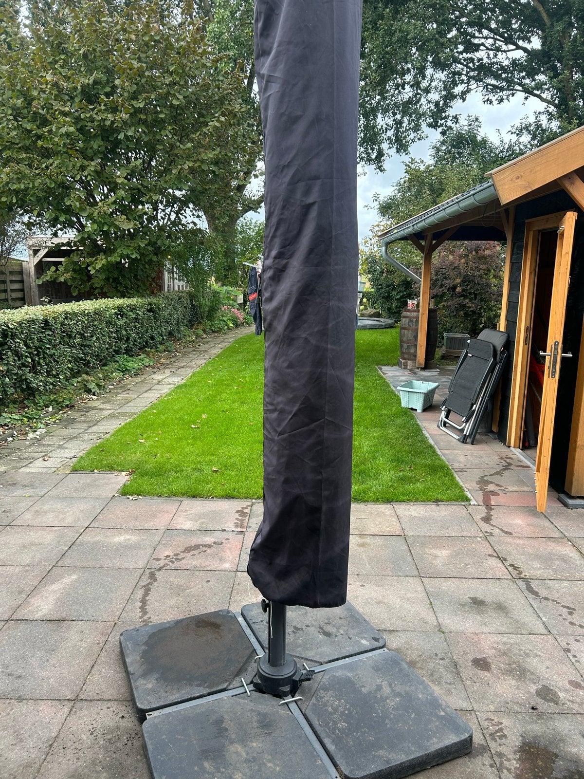 Grote parasol (3,80m) met tegels, draaibaar en kantelbaar, Tuin en Terras, Gebruikt, Kantelbaar, Ophalen of Verzenden, Zweefparasol