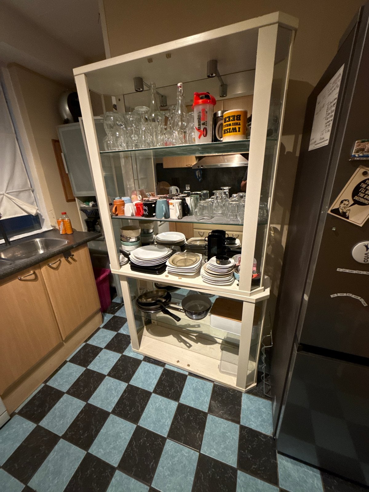 Glazen vitrinekast met verlichting en planken, Huis en Inrichting, Kasten | Vitrinekasten, Ophalen, Gebruikt, 50 tot 100 cm, Glas