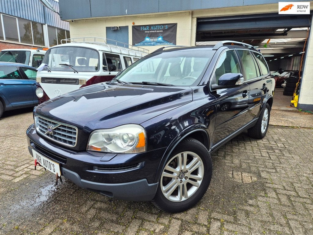 Volvo XC90 2.4 D5 Summum, 2e eigenaar, schitterende auto, Auto's, Gebruikt, Beige, 241 €/maand, Blauw