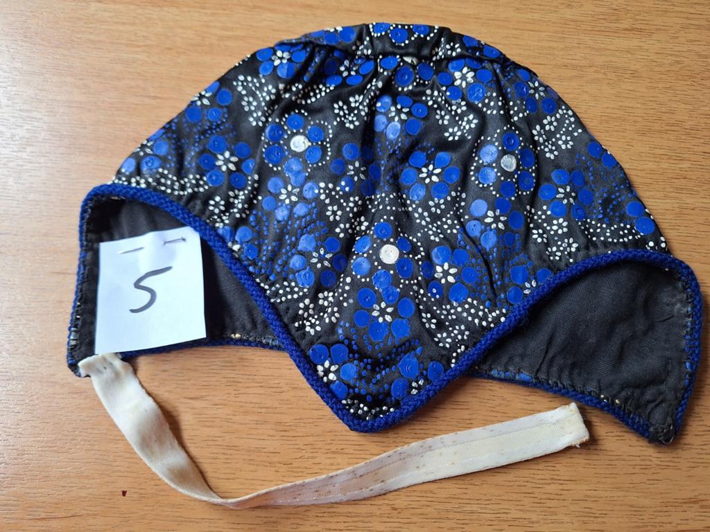 2 mutsen, klederdracht Staphorst. 7.50 per stuk, Antiek en Kunst, Antiek | Kleding en Accessoires, Ophalen of Verzenden