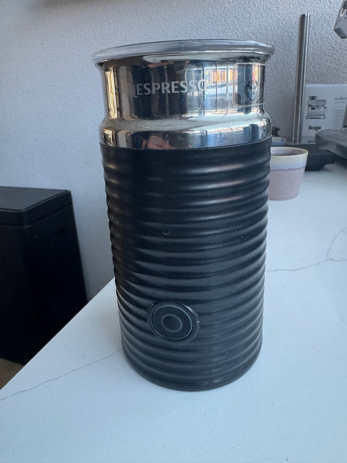 Nespresso / DeLonghi Aeroccino Melkopschuimer - zonder lader, Witgoed en Apparatuur, Ophalen of Verzenden, Zo goed als nieuw, Elektrische melkopschuimer