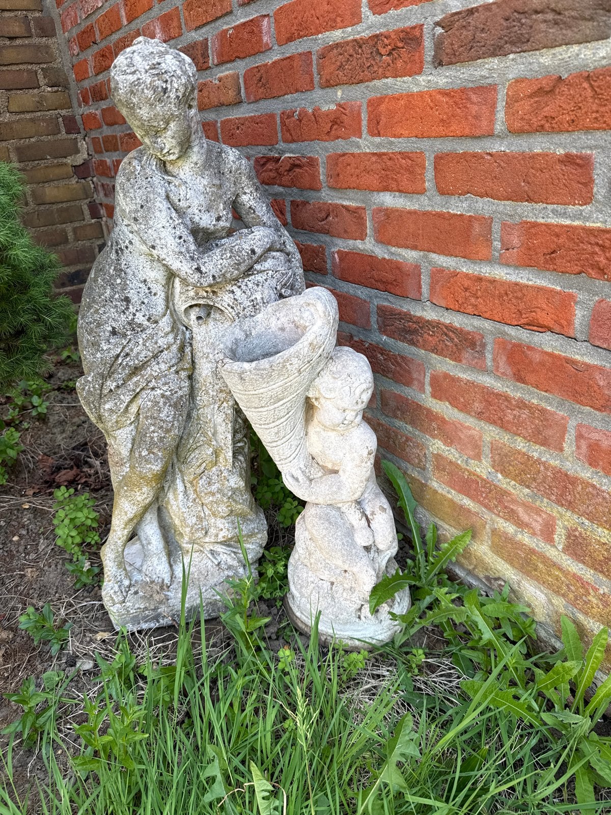 Antiek Tuinbeeld van Vrouw en Kind - Steen, Tuin en Terras, Tuinbeelden, Ophalen, Gebruikt, Steen, Mensenbeeld