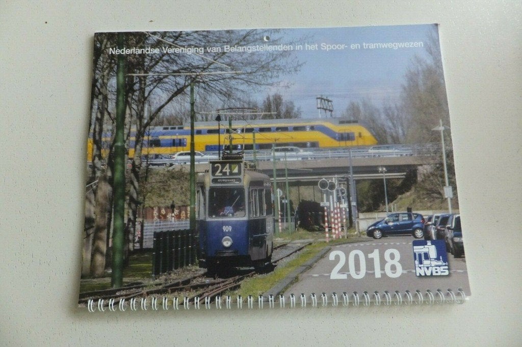 Kalender NVBS 2018 Nederlandse spoorwegen trein tram NS TOP, Verzamelen, Spoorwegen en Tramwegen, Ophalen of Verzenden, Zo goed als nieuw