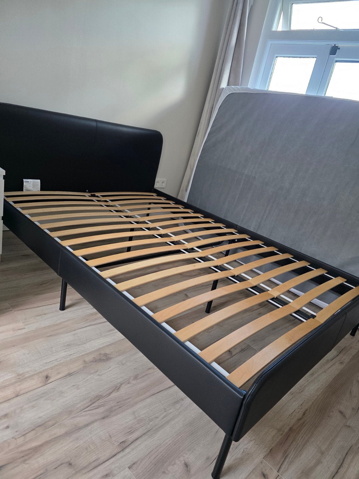 Ikea Slattum bed 140x200 lederlook zwart twijfelaar, Ophalen, Zwart, Tweepersoons, 140 cm