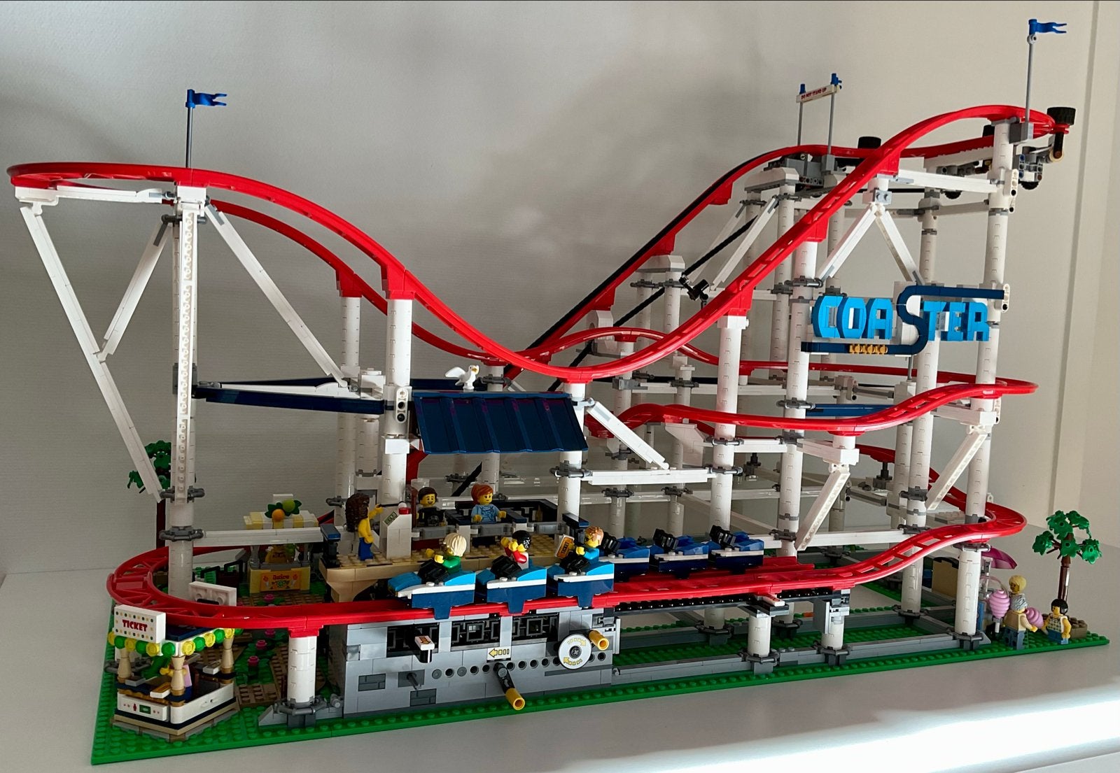 LEGO 10261 Creator Expert Achtbaan (Roller Coaster), Ophalen, Lego, Zo goed als nieuw, Compleet