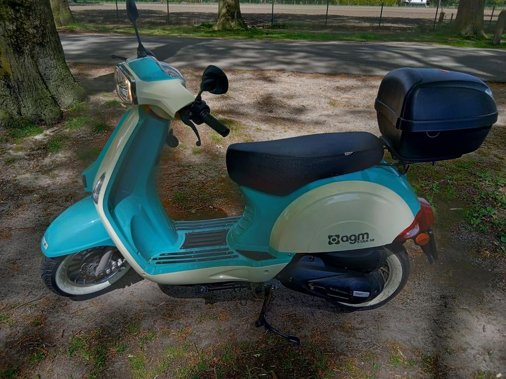 Agm star 50 snorscooter, Fietsen en Brommers, Snorfietsen en Snorscooters, Ophalen, Zo goed als nieuw, Benzine, Overige merken