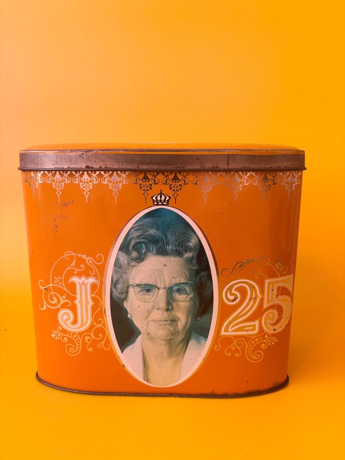 Vintage Juliana blik 25 jaar regeringsjubileum 1948-1973, Verzamelen, Verzenden, Gebruikt, Nederland, Overige typen