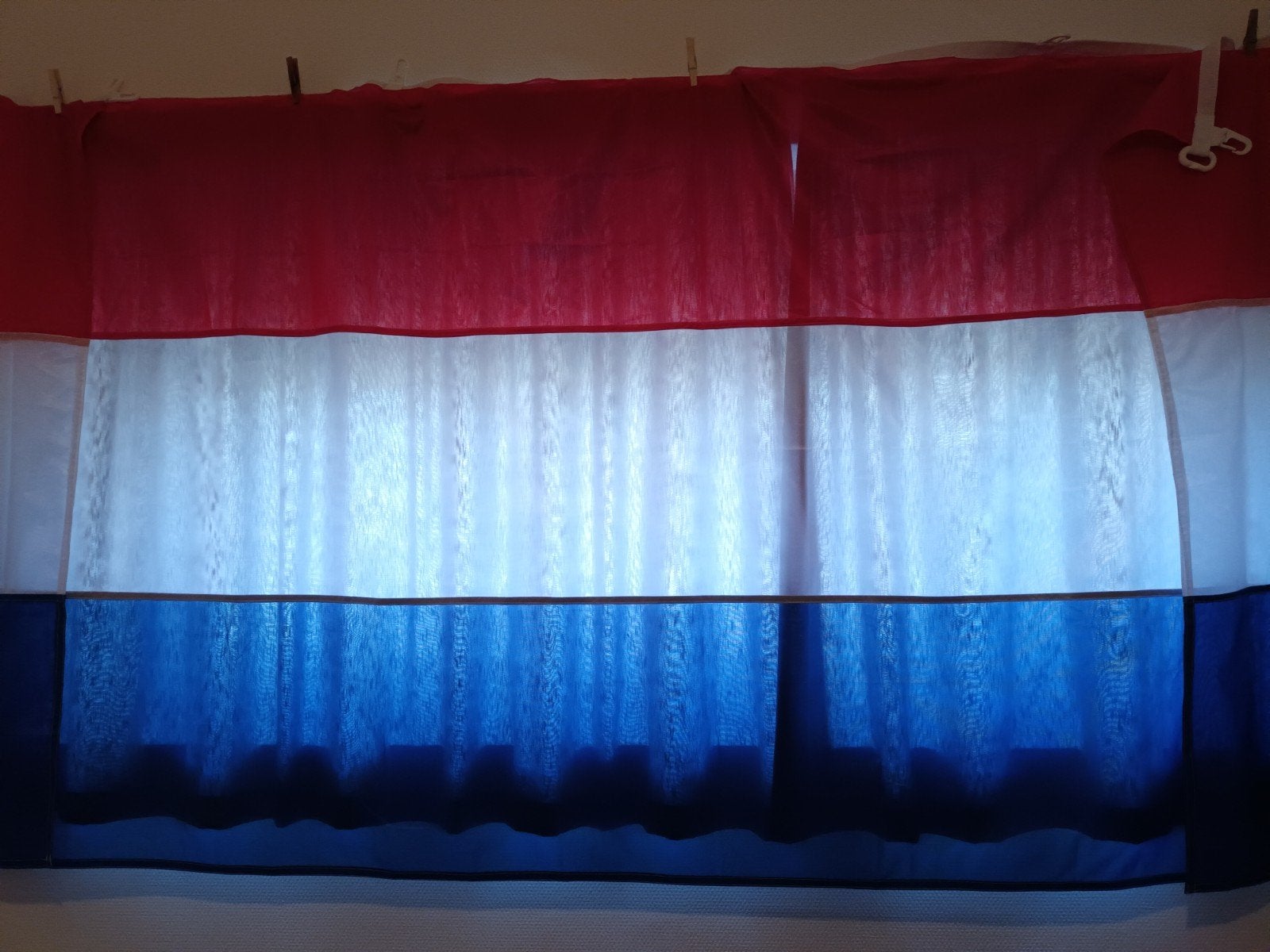 Vlag 3 meter breed met 4 ophanghaken en 125 cm hoog., Ophalen of Verzenden, Zo goed als nieuw, 200 cm of meer, 100 tot 150 cm