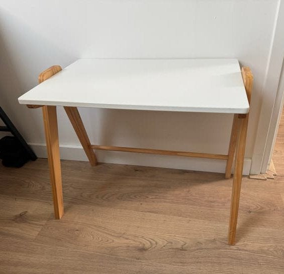 Petit Amélie bureau/tafel Cerise, Ophalen, Zo goed als nieuw, Tafel(s)