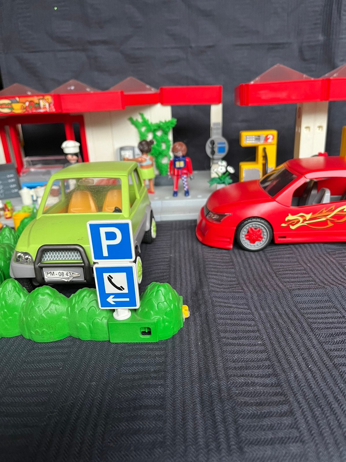 Playmobil wegrestaurant en benzinestation., Ophalen of Verzenden, Zo goed als nieuw