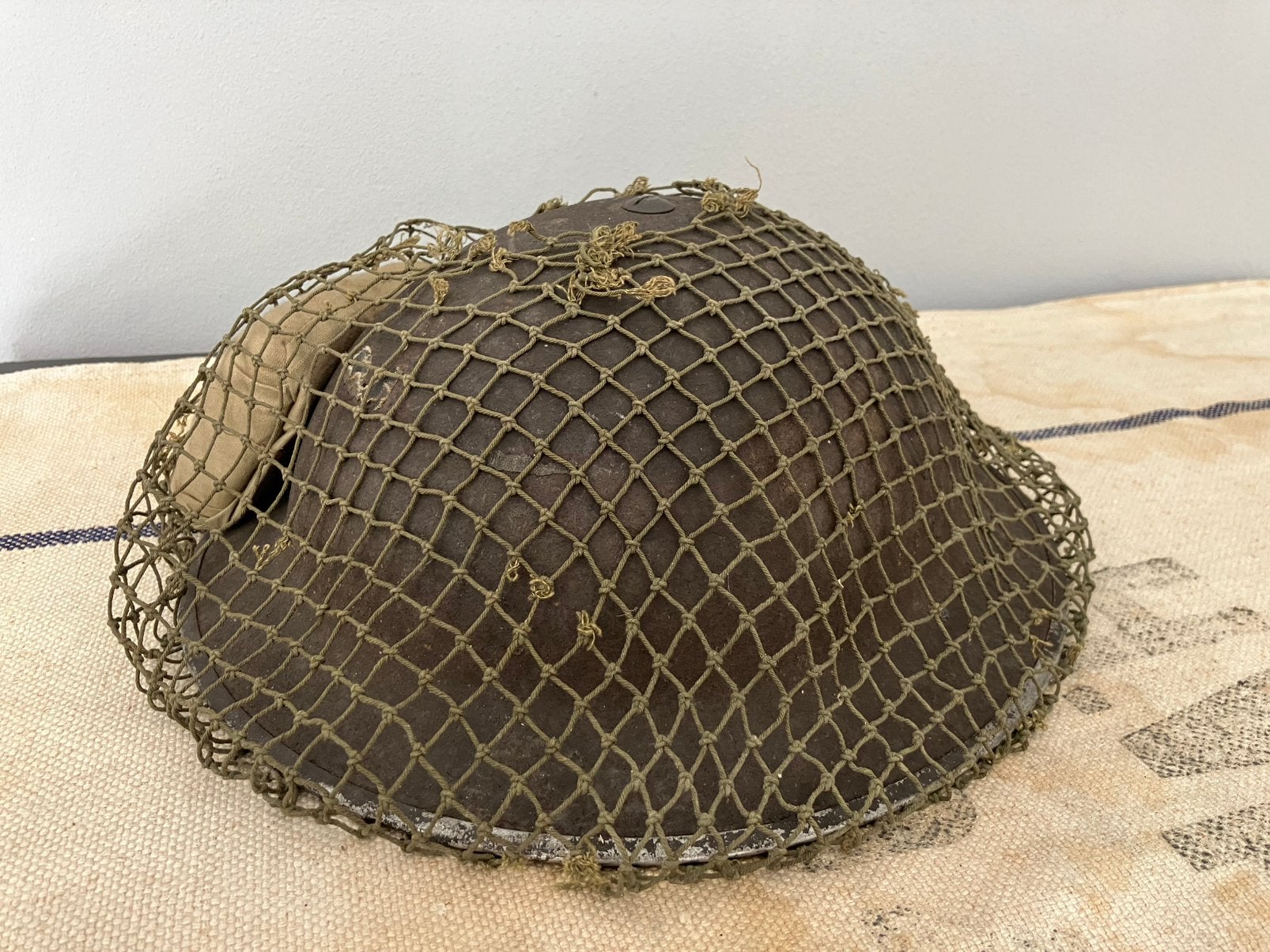 Originele Britse helm WOII, Verzamelen, Ophalen of Verzenden, Landmacht, Engeland, Helm of Baret