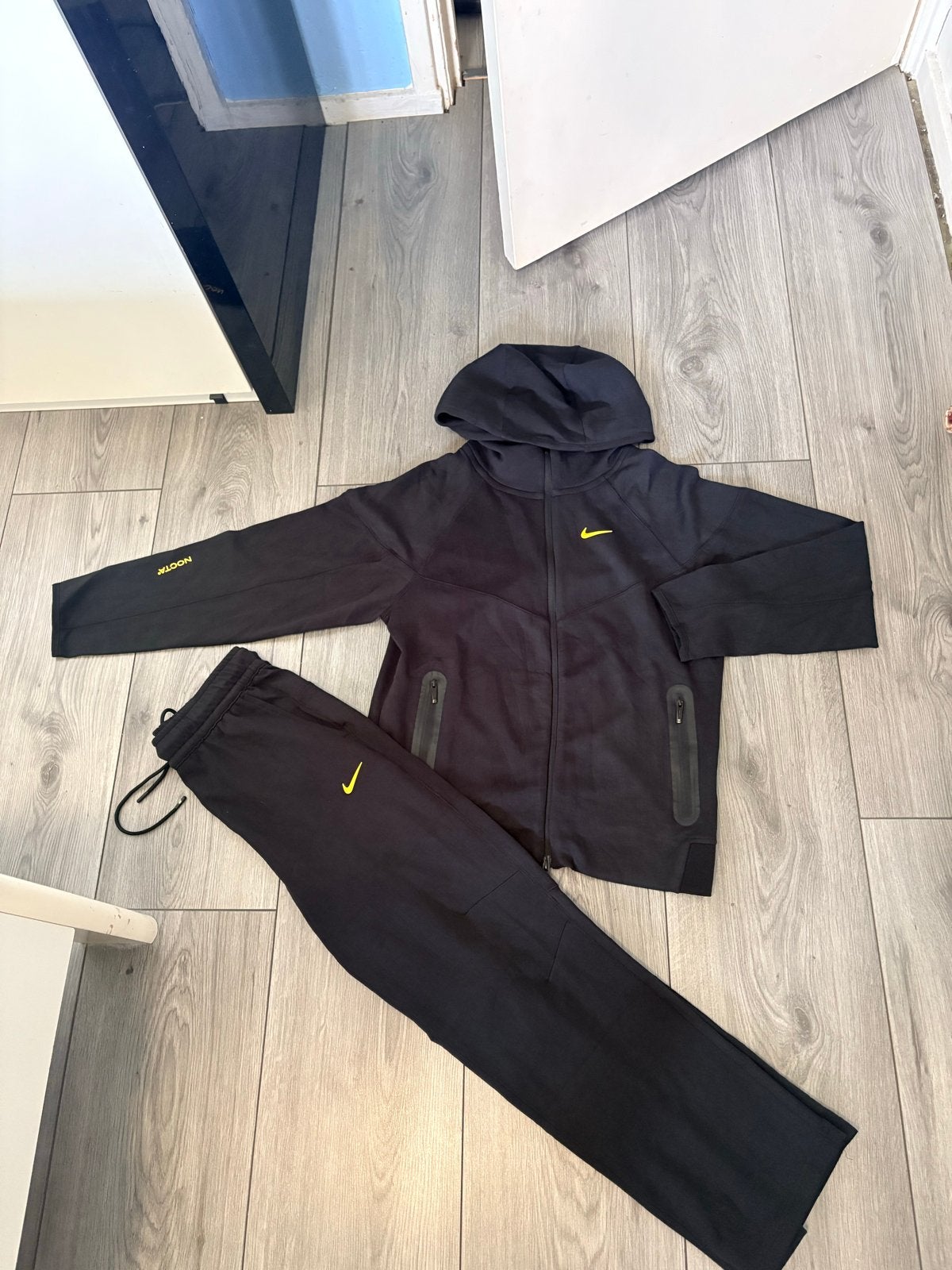 Nike NOCTA Tech Fleece Trainingspak - Nieuw Maat S, Ophalen of Verzenden, Nieuw, Maat 46 (S) of kleiner, Zwart
