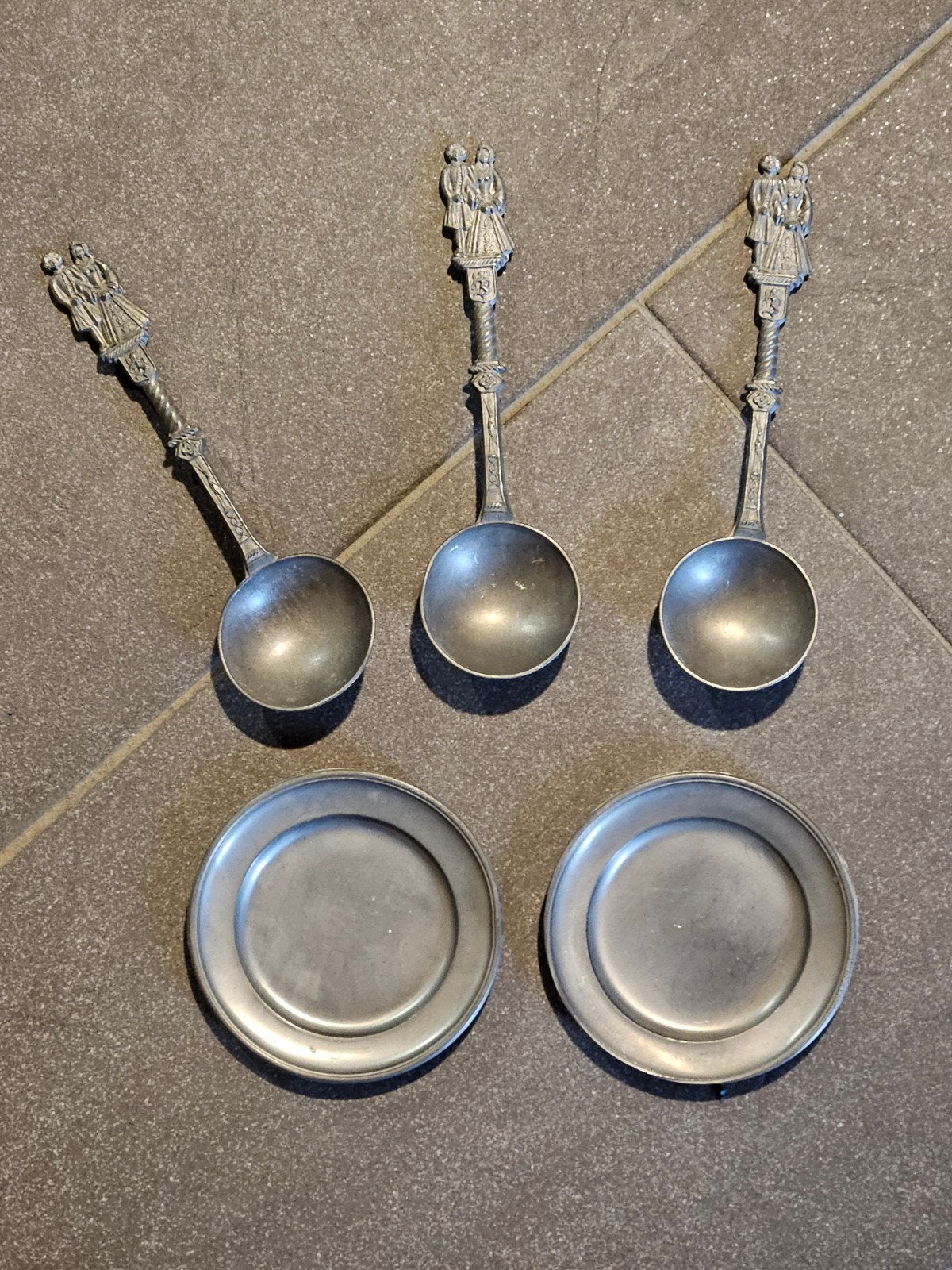 Set van 3 tinnen lepels met figuren en 2 schaaltjes, Ophalen of Verzenden
