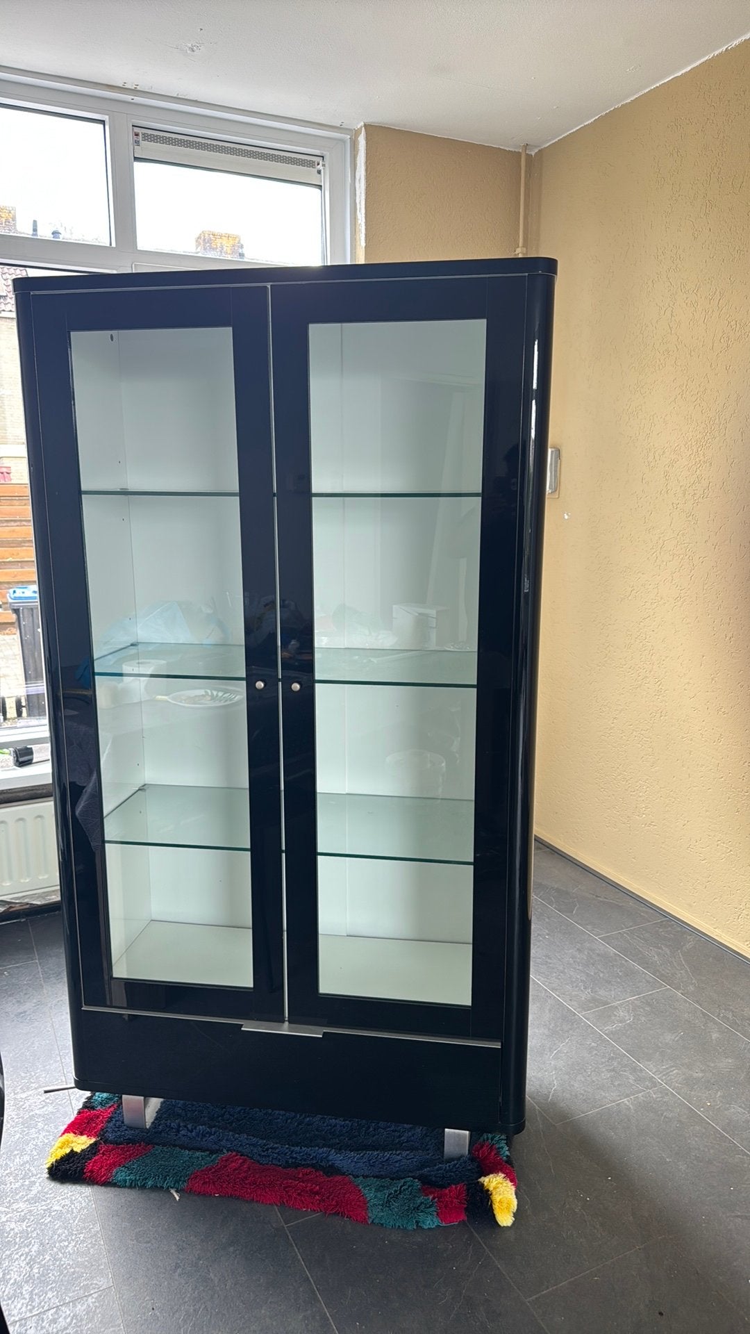 Vitrine kast hoogglans zwart, Huis en Inrichting, Kasten | Vitrinekasten, Ophalen, Overige materialen, Sjiek, 50 tot 100 cm