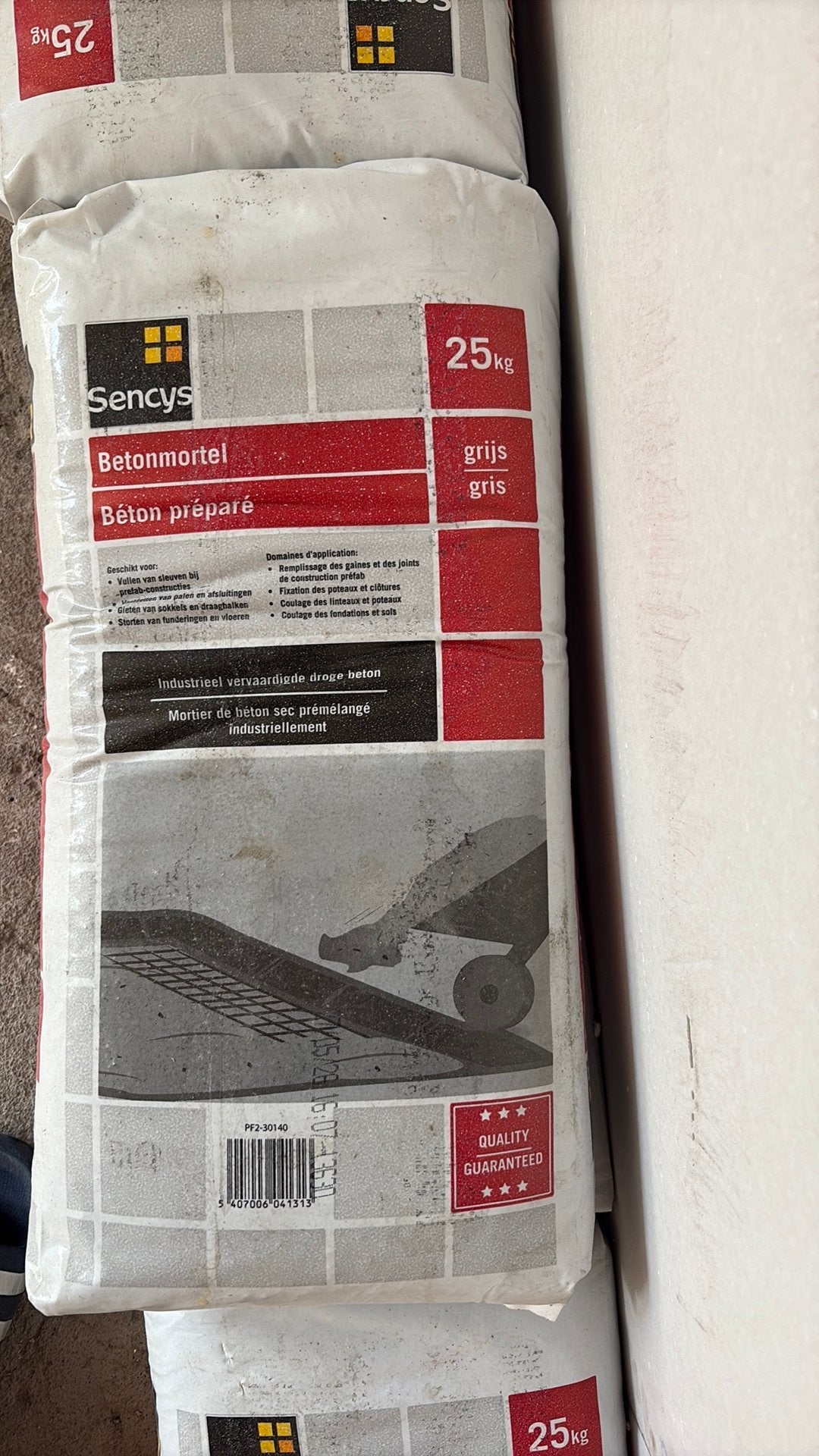 Betonmortel 25kg Beton Mortel €10 voor alles, Ophalen, Zo goed als nieuw