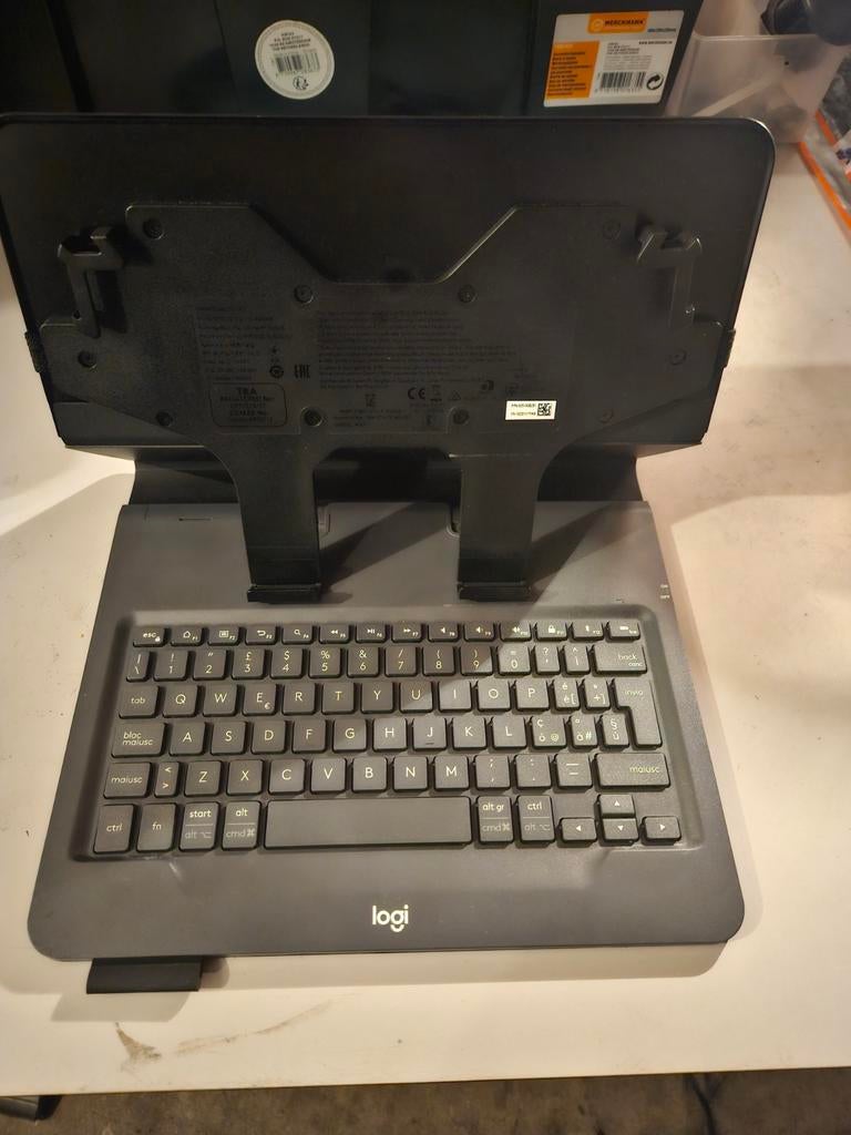 Logitech Tablet Standaard met Toetsenbord, Ophalen of Verzenden