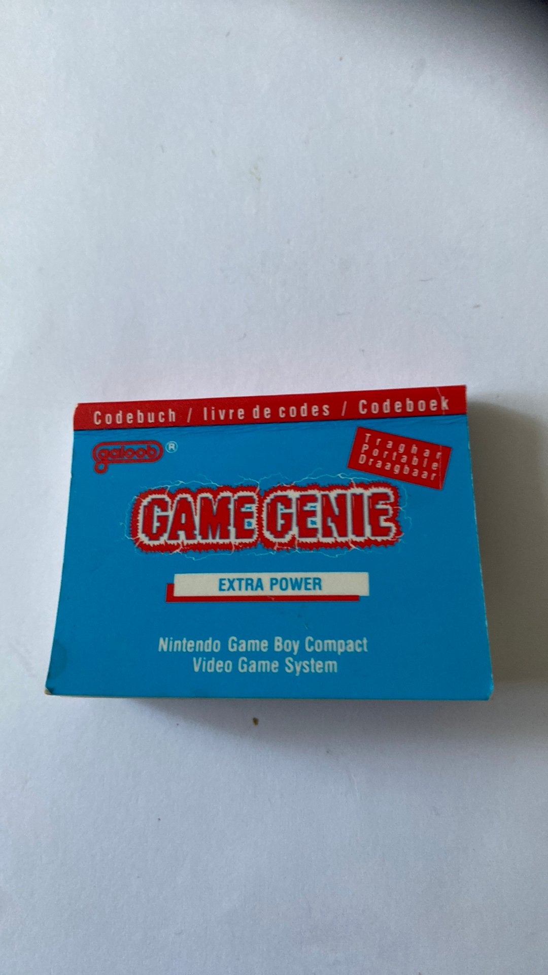 Game boy genie Code boekje, Spelcomputers en Games, Avontuur en Actie, 1 speler, Ophalen of Verzenden, Zo goed als nieuw