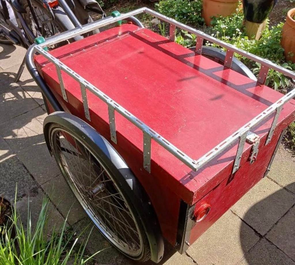 Stevige fietsaanhanger met laadbak, Fietsen en Brommers, Fietsaccessoires | Aanhangers en Karren, Ophalen of Verzenden, Gebruikt