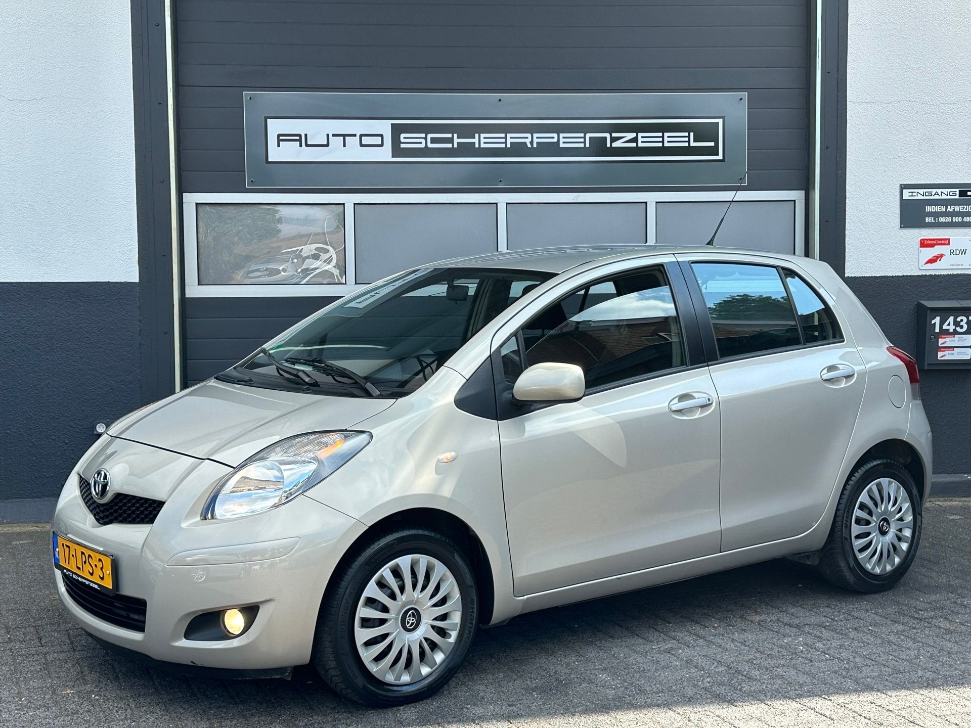 Toyota Yaris 1.3 VVTi Aspiration | AIRCO |luxe uitv. | NL AU, Voorwielaandrijving, 4 cilinders, Beige, Bedrijf