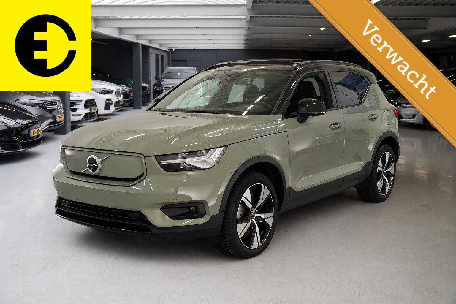 Volvo XC40 Recharge P8 AWD R-Design | SOH 93,3% | Pano dak |, Auto's, Volvo, Zwart, Leder en Stof, Origineel Nederlands, Vierwielaandrijving