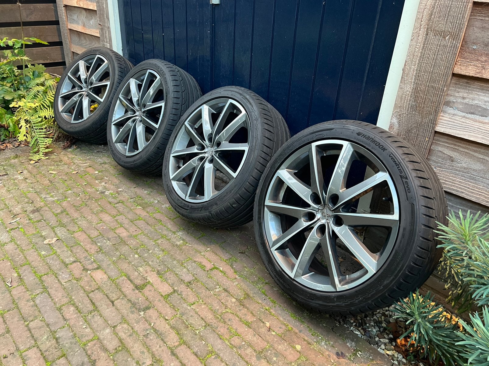 Set velgen met nagenoeg nieuwe Hankook zomerbanden 245/40/18, Ophalen, 18 inch, Band(en), Personenwagen