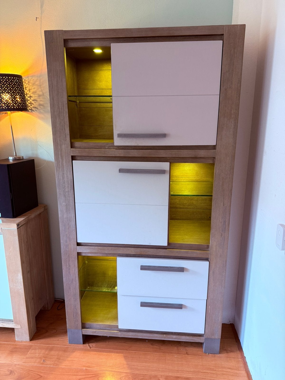 Henders en hazel kast met lampjes lichtgrijs, Ophalen, 200 cm of meer, Zo goed als nieuw, Minder dan 150 cm