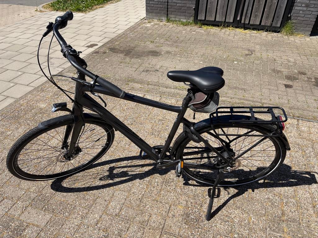Giant fiets met schijfremmen en belt drive, Ophalen, Versnellingen, Giant, Zo goed als nieuw