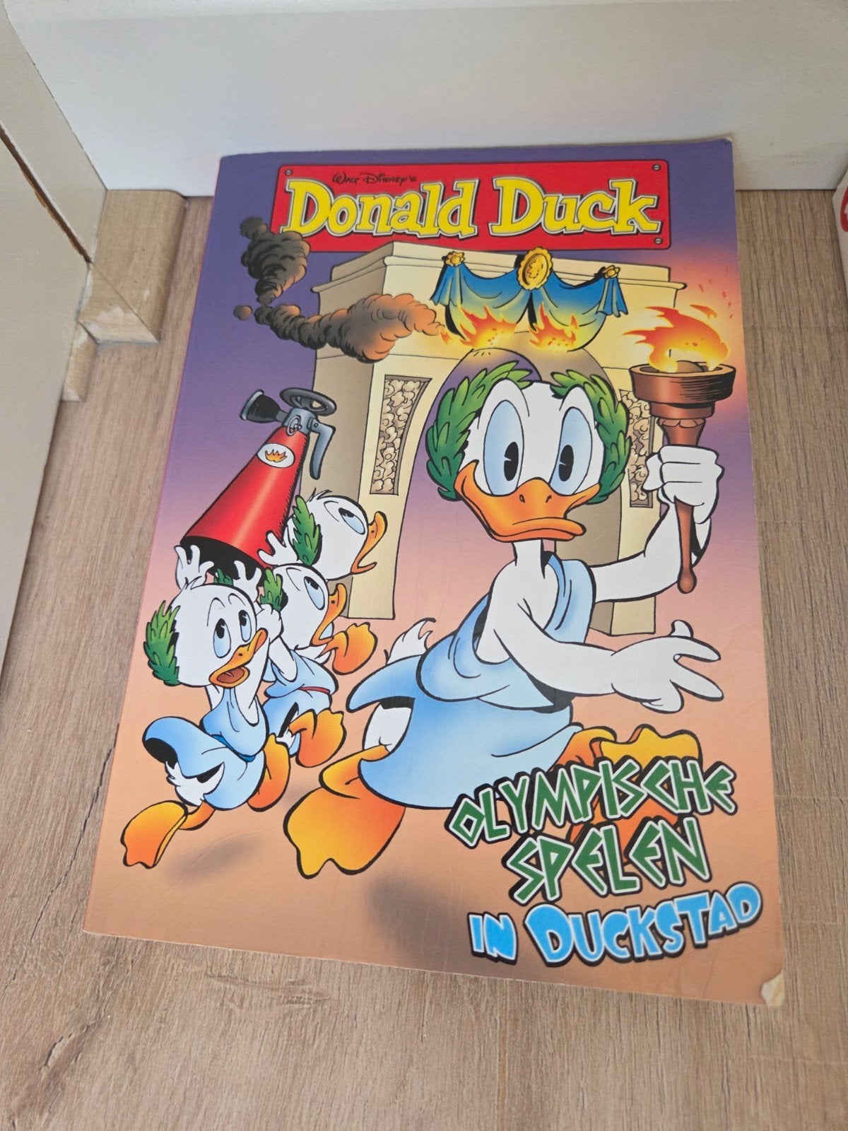Donald Duck Olympische Spelen in Duckstad, Eén stripboek, Ophalen of Verzenden, Gelezen, Walt Disney
