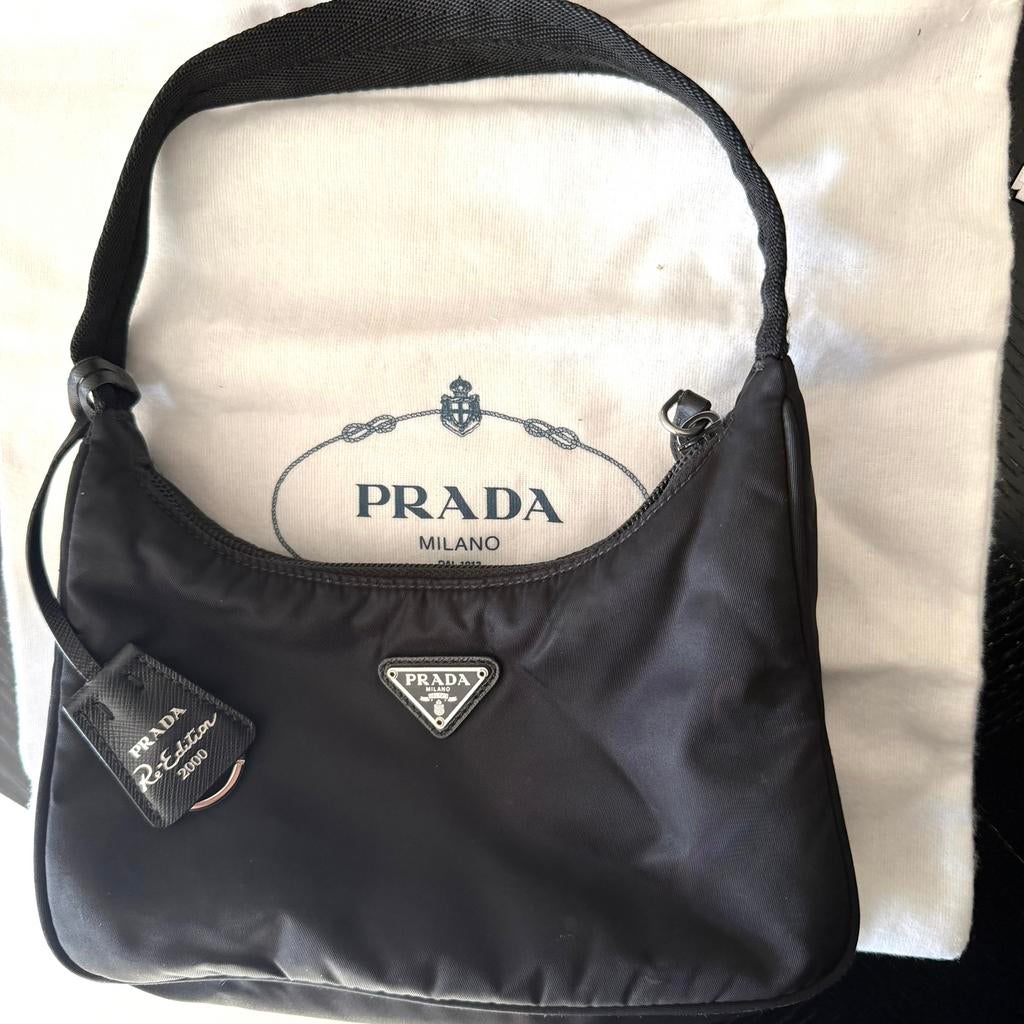 Prada Re-Edition 2000 schoudertas met dustbag, Ophalen, Zo goed als nieuw, Zwart, Handtas