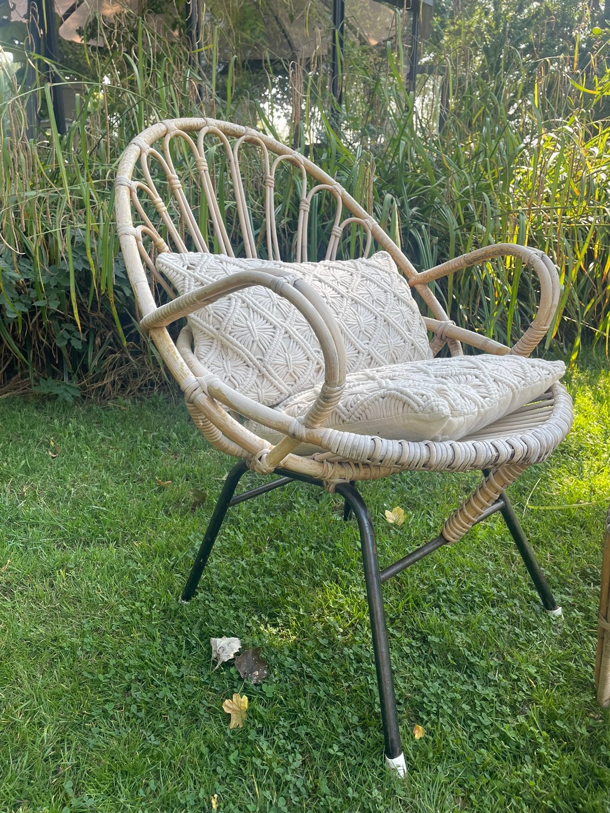 Te koop: leuke brocante rotan stoel, Tuin en Terras, Ophalen, Zo goed als nieuw, Rotan