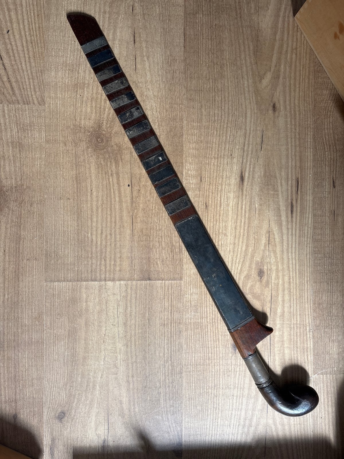 Authentieke Batak Piso Halasan met zilveren accenten, Antiek en Kunst, Ophalen