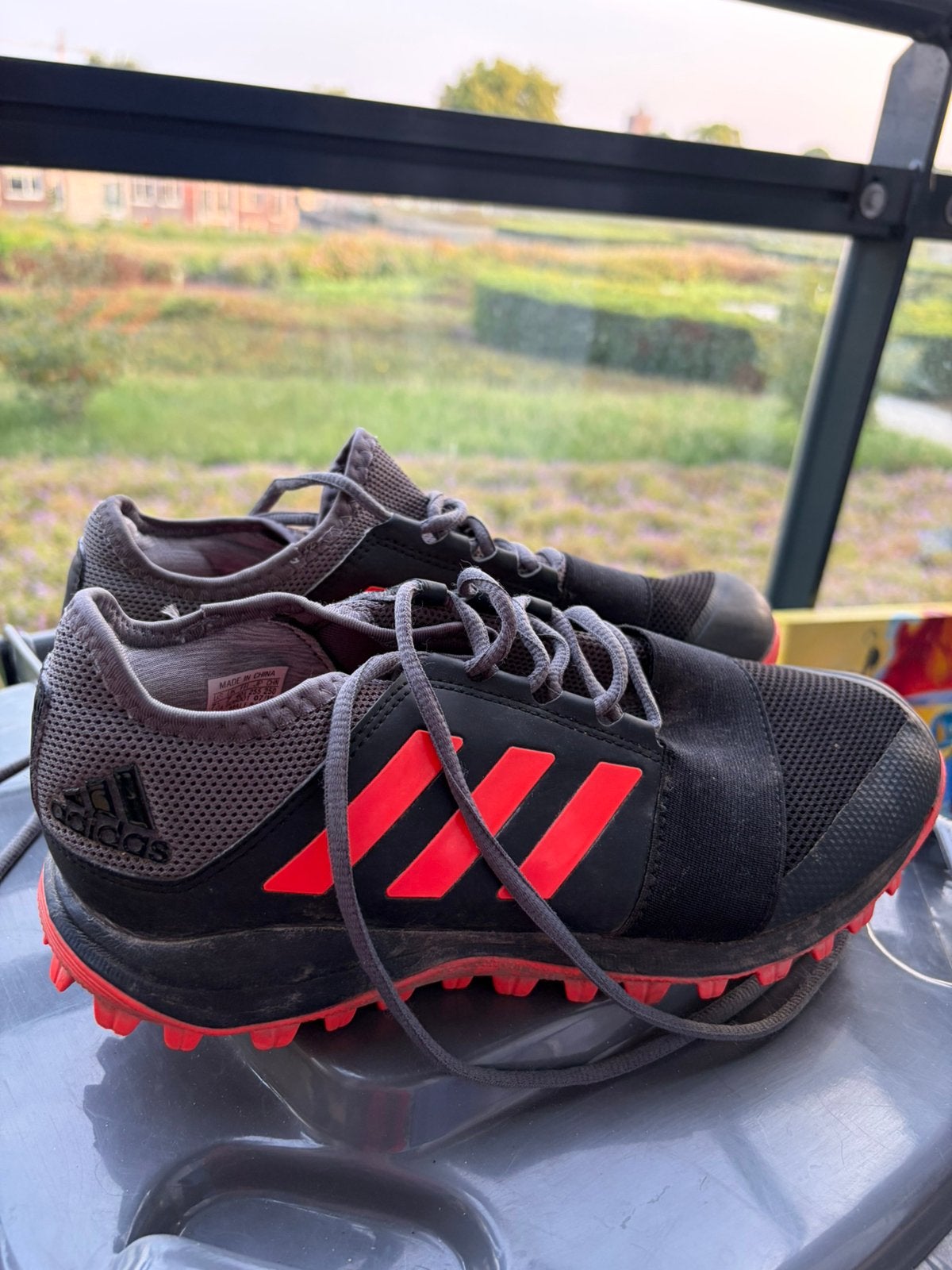 Adidas sportschoenen, Ophalen, Zo goed als nieuw, Schoenen