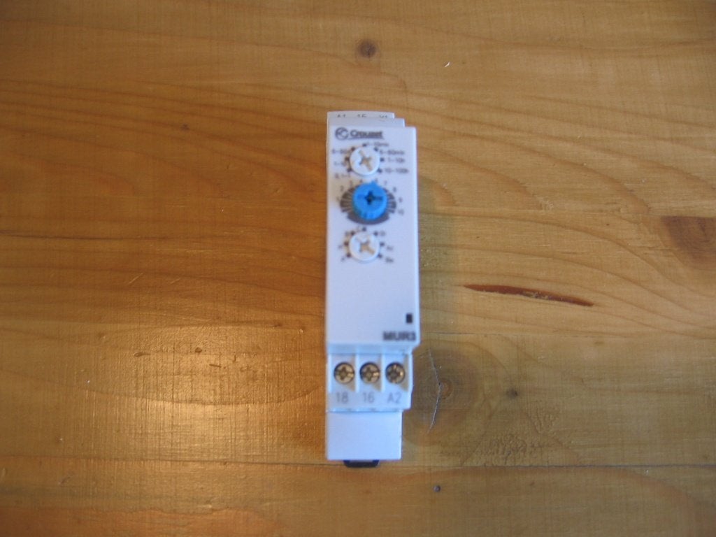 Crouzet tijdrelais MUR3 timer nieuwe type., Ophalen of Verzenden, Gebruikt