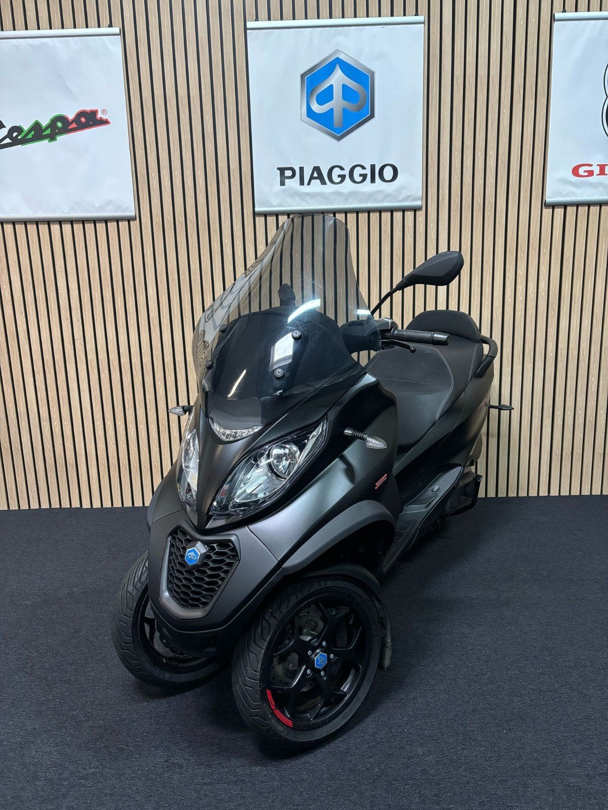 Piaggio MP3 350 LT Sport ABS ASR 2019 Autorijbewijs, Motoren, Motoren | Piaggio, Bedrijf, Sport, Automaat, 350 cc