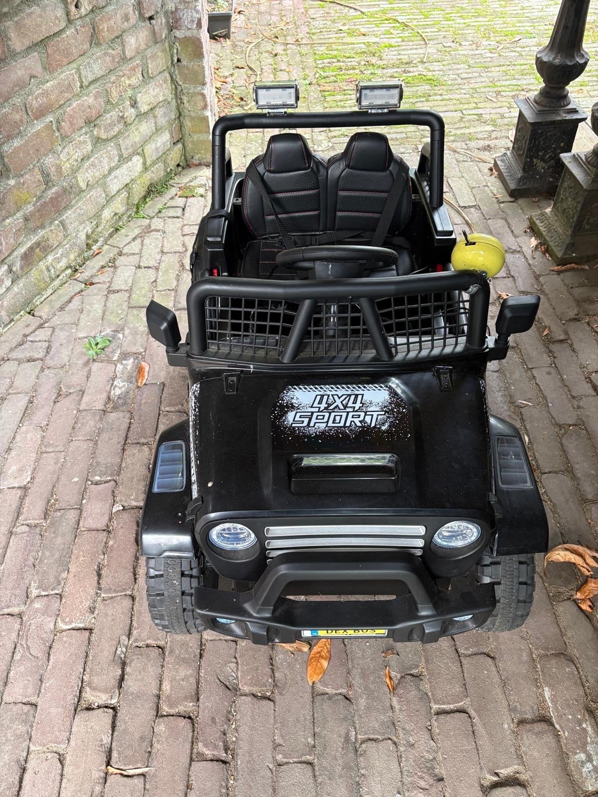 Elektrische kinderjeep 2-persoons, Gebruikt