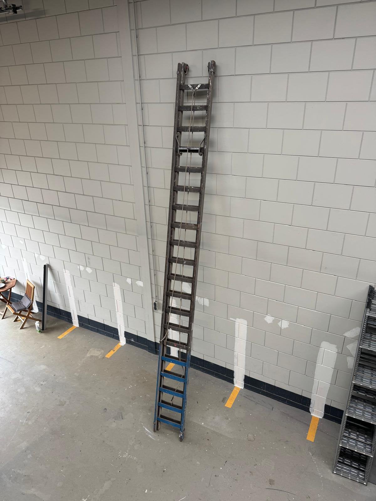 Houten ladder 2x20 sporten Wienese, Doe-het-zelf en Verbouw, Ophalen, Zo goed als nieuw, 4 meter of meer