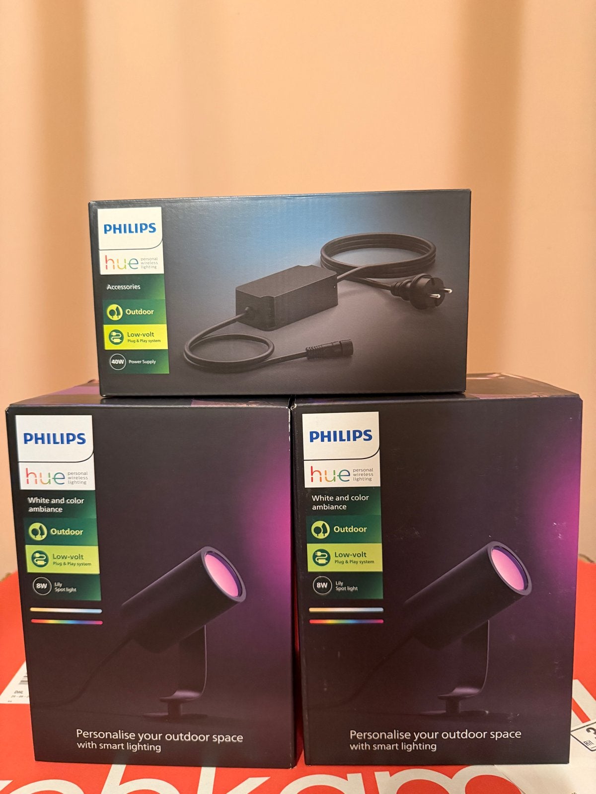 Philips Hue Outdoor Spots + Voeding - Nieuw in doos, Overige materialen, Minder dan 50 watt, Nieuw, Ophalen of Verzenden