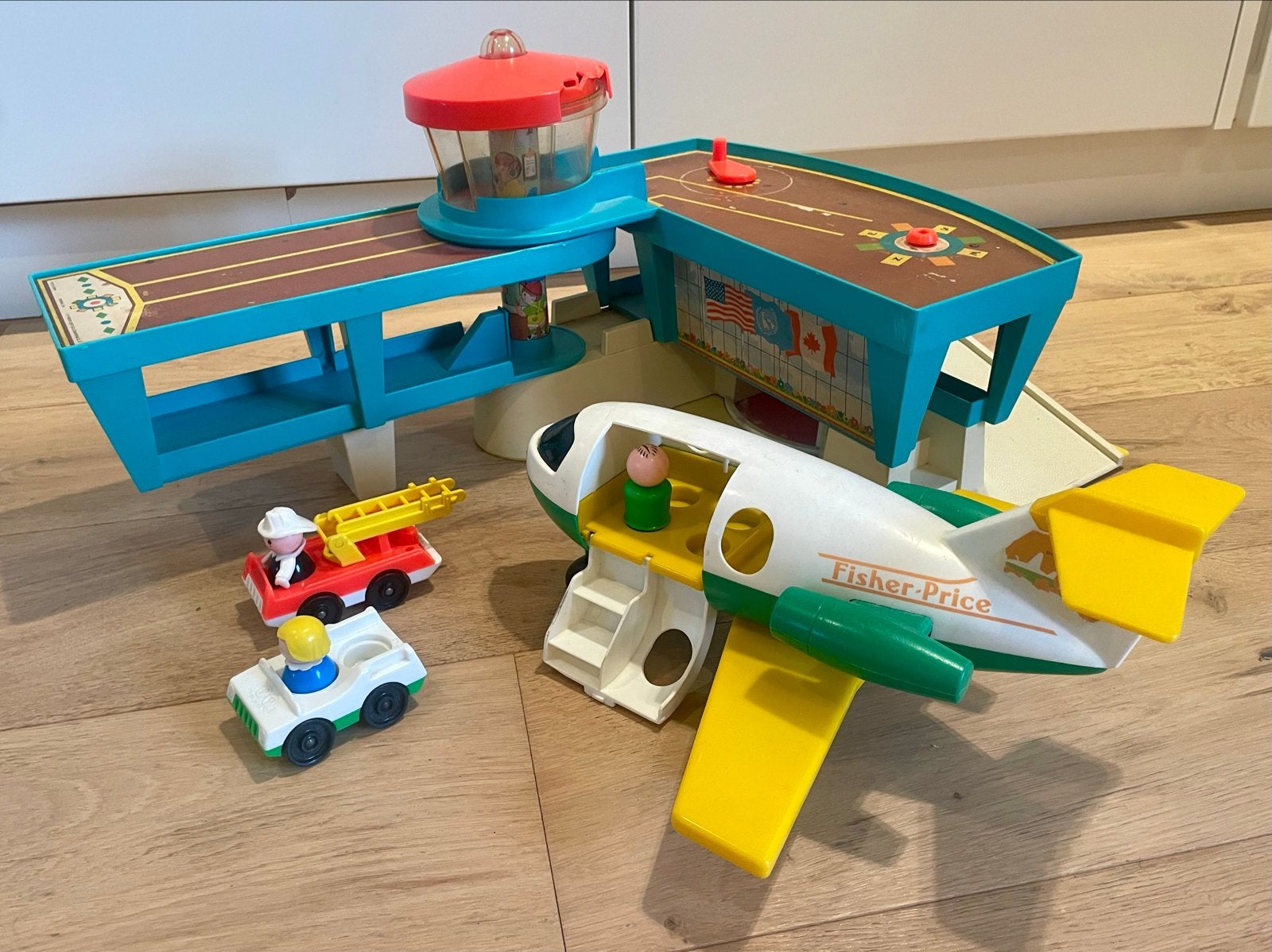 Fisher-Price Vliegveld met Vliegtuig en Voertuigen, Ophalen, Gebruikt, Speelset