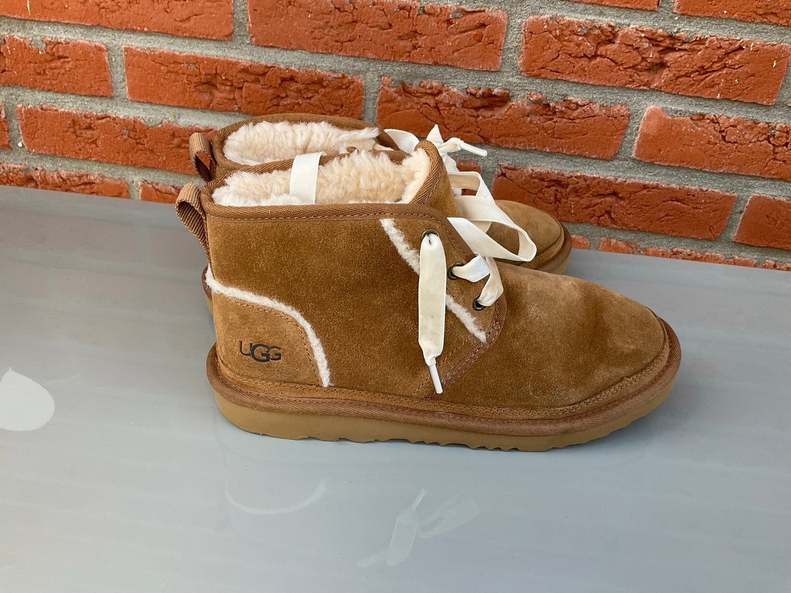 Ugg Neumel II Laarzen - Bruin - Maat 38, Bruin, Lage of Enkellaarzen, Ophalen of Verzenden, Zo goed als nieuw